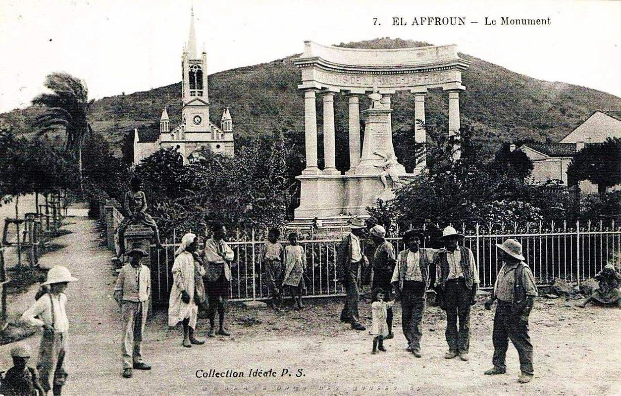 1966- El-Affroun-Le Monument aux Morts..jpg